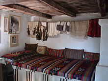 220px-Casa-muzeu_Constantin_Brancusi-interior_1