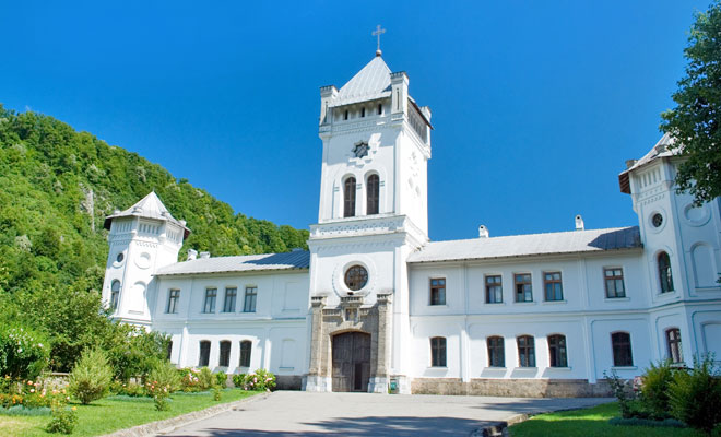 Manastirea-Tismana-din-comuna-Tismana